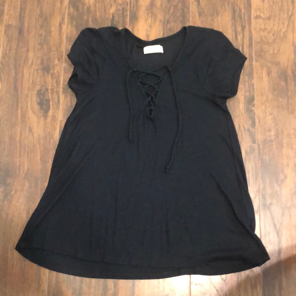 Hollister lace-up tshirt
